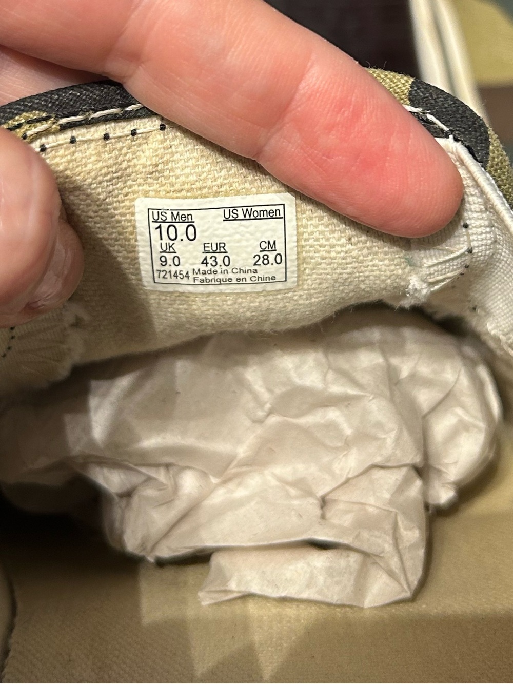 Men’s Vans Classic Slip-Ons in Camouflage - Picture 9 of 9